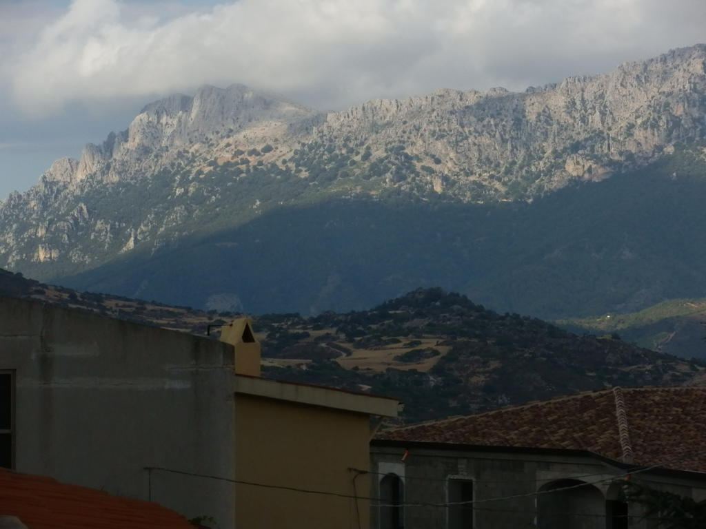 Hotel Sa 'E Jana Orgosolo Exterior foto